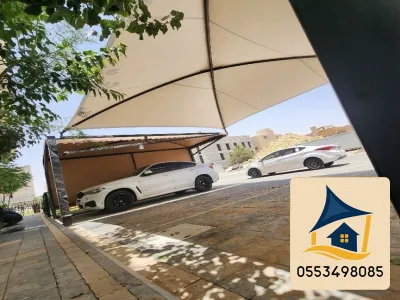 مظلات هرمية متينة لحماية السيارات